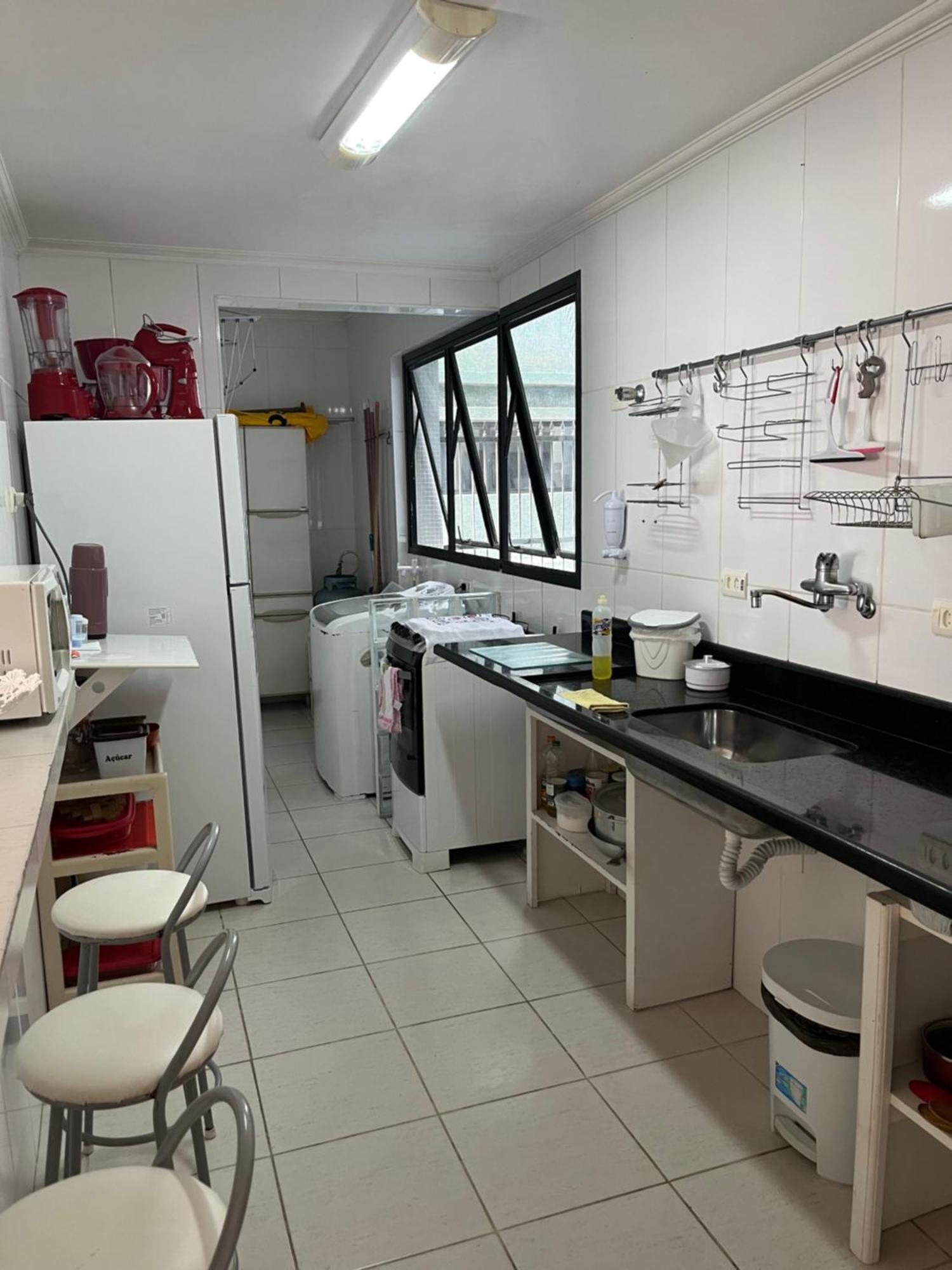 Apartamento amplo a menos de 400 metros da praia localizado próximo a praça da Brunella, área nobre do Guarujá. Exterior foto
